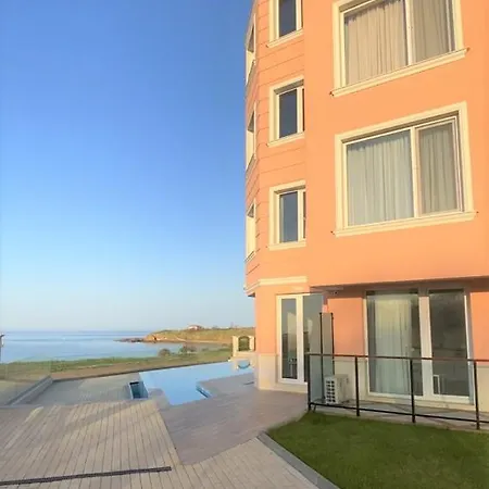 Yungata Penthouse In Casa Paradiso , юнгата Ahtopol