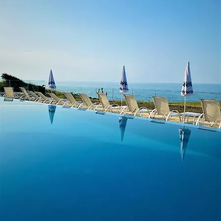 Yungata Penthouse In Casa Paradiso , юнгата Apartment *